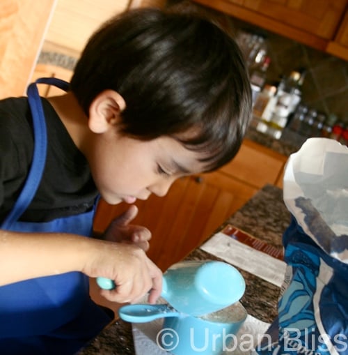 Top 10 Things Kids Can Do in the Kitchen - measuring dry ingredients