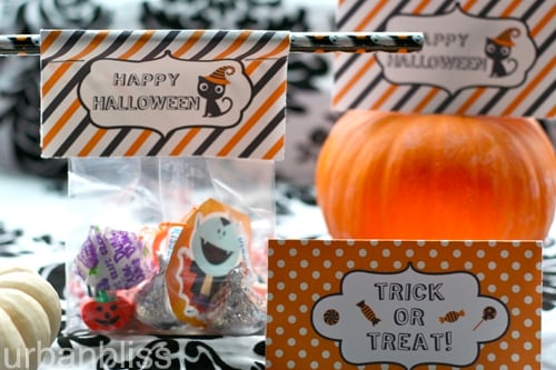 Halloween Favor Bag Labels Free Printable by Urban Bliss