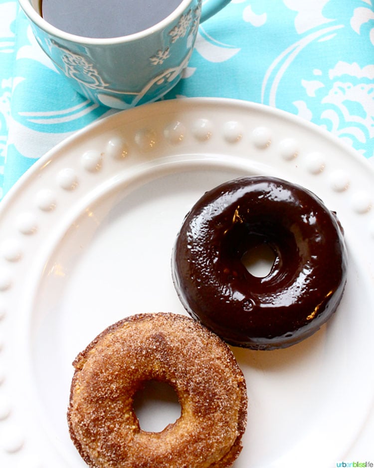 donuts on plate