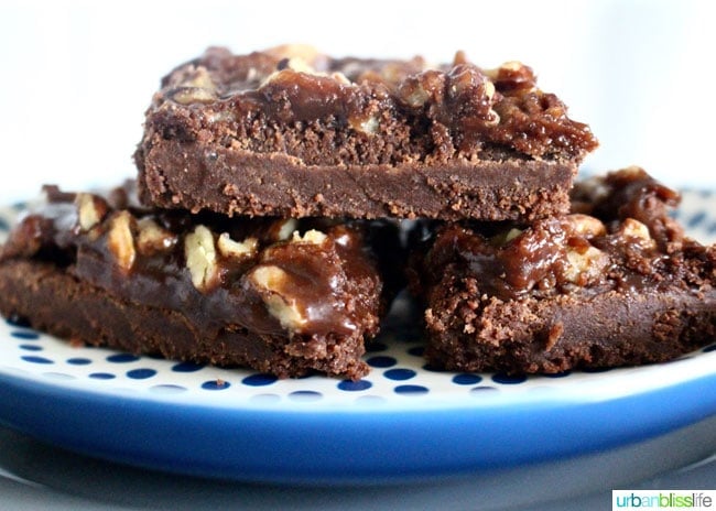 salted chocolate caramel bars #OXOGoodCookies, recipe on UrbanBlissLife.com