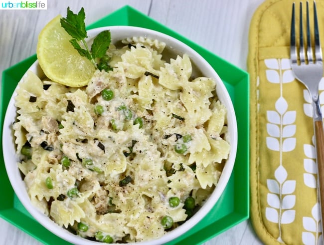 Creamy-Farfalle-with-Salmon-and-Peas-Landscape