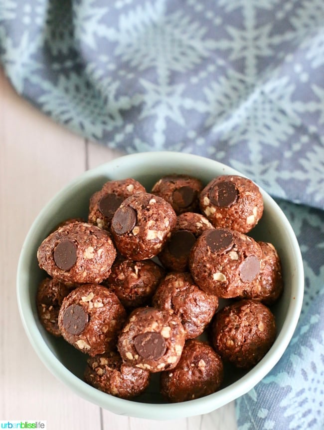 Chocolate Peanut Butter Energy Balls