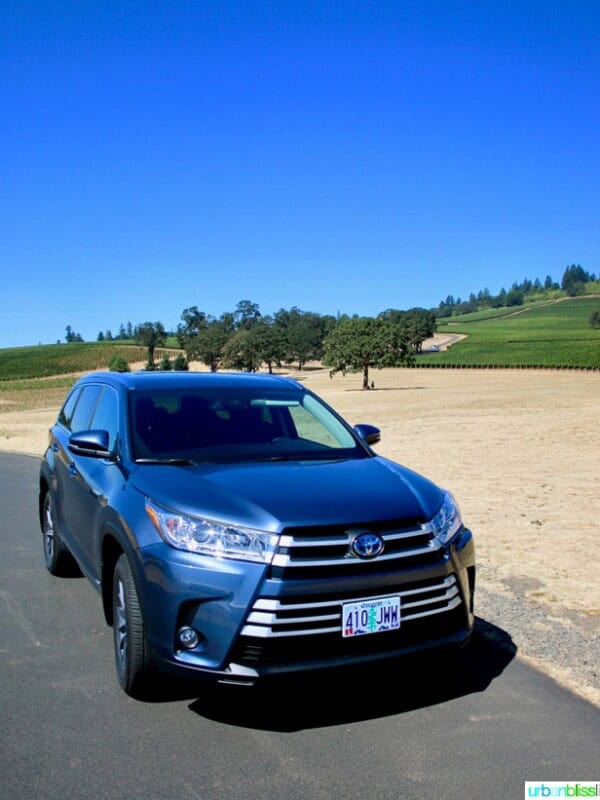 2017 Toyota Highlander Hybrid on UrbanBlissLife.com