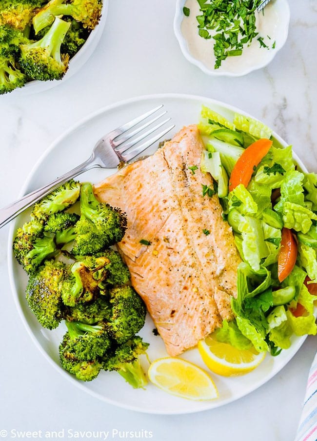 baked rainbow trout fillets with roasted broccoli