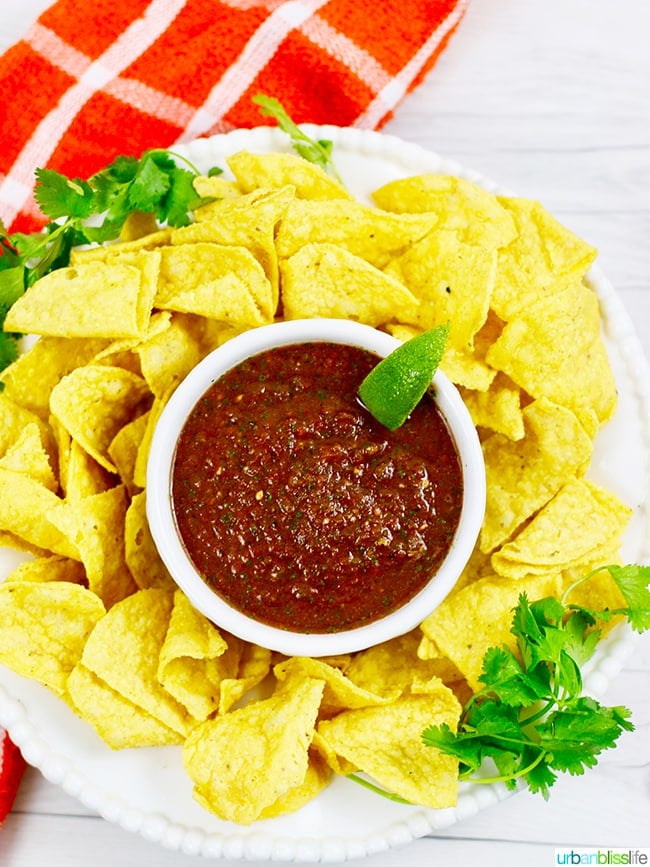 Whole30 restaurant-style salsa and chips
