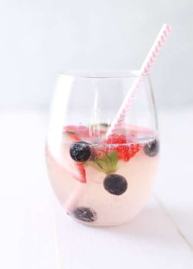 sparkling berry lemonade