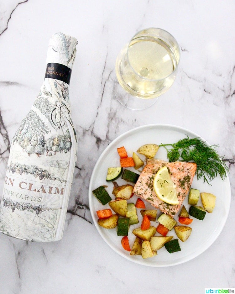 salmon with vegetables with wine