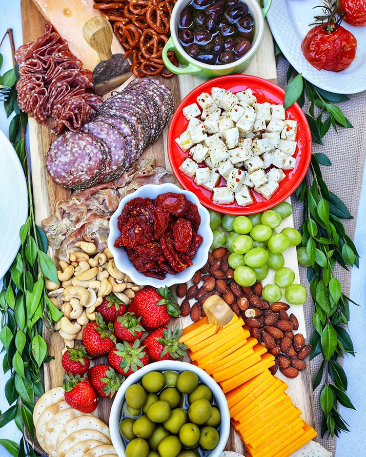 the ultimate fall grazing table/charcuterie board
