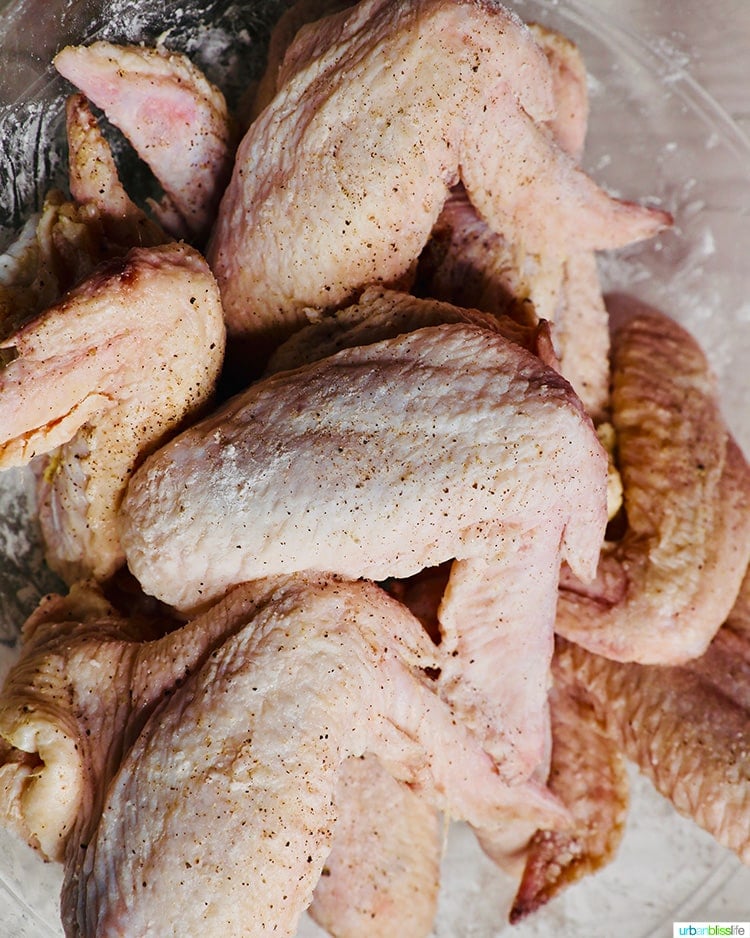 seasoning the crispy air fryer chicken wings