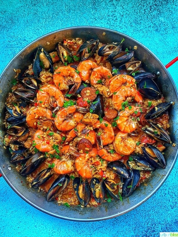 Seafood paella