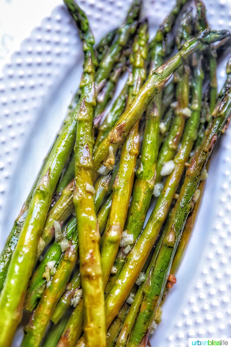 garlicky asparagus