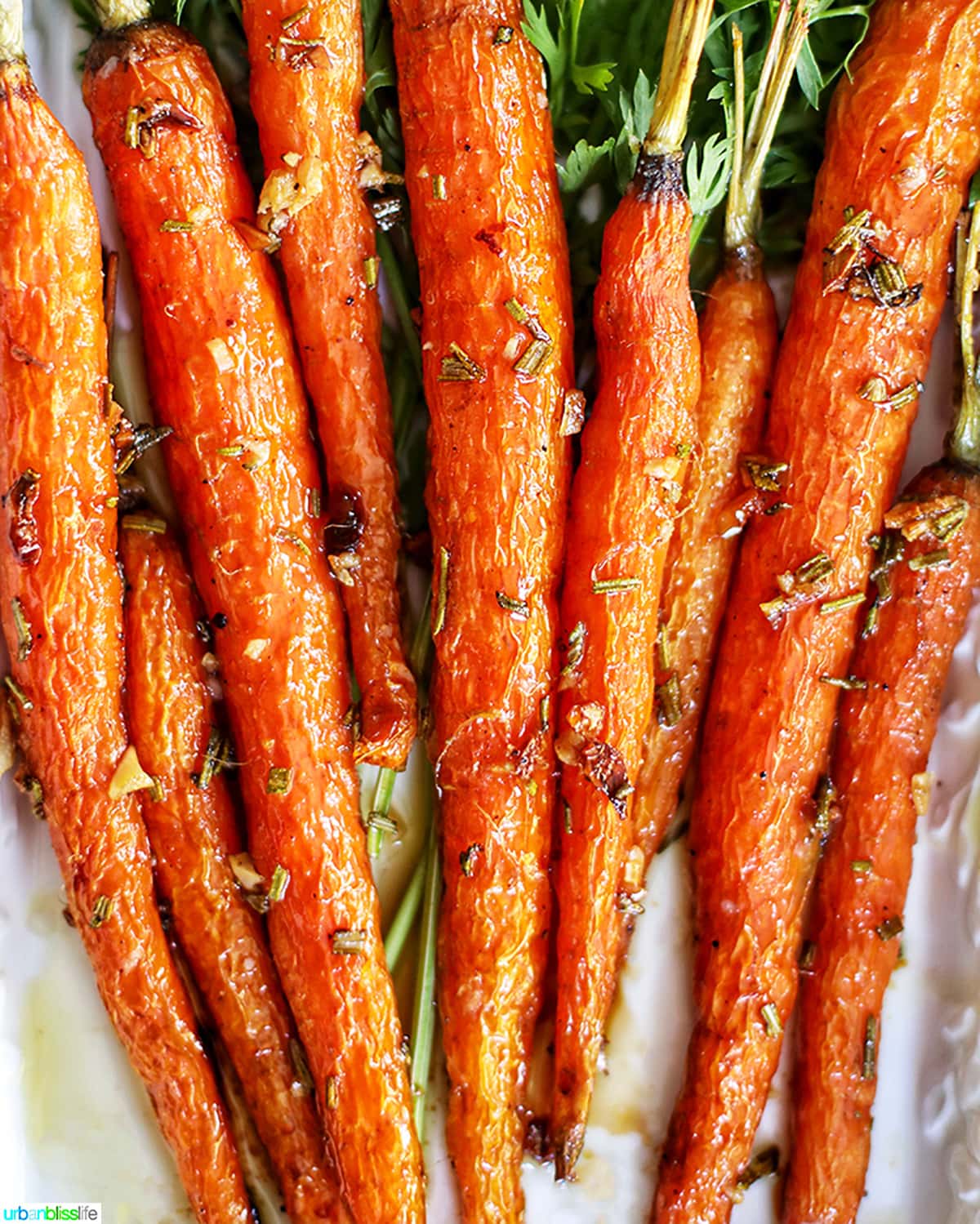 garlic rosemary roasted glazed carrots