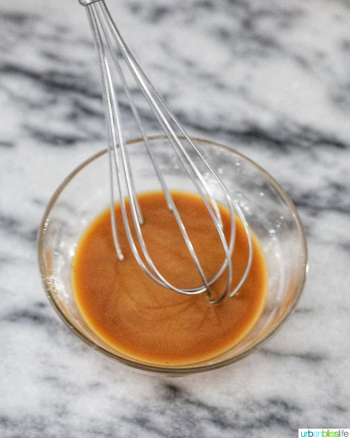whisking sauce for kung pao chicken