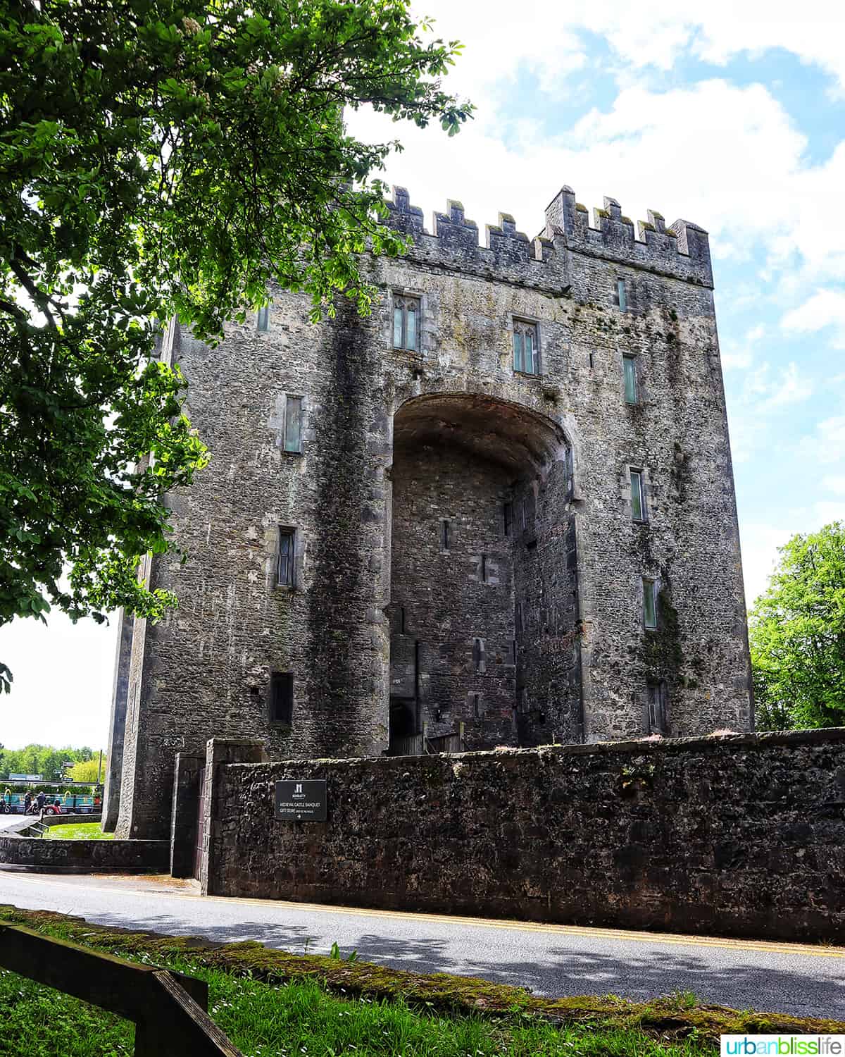 bunratty castle in ireland