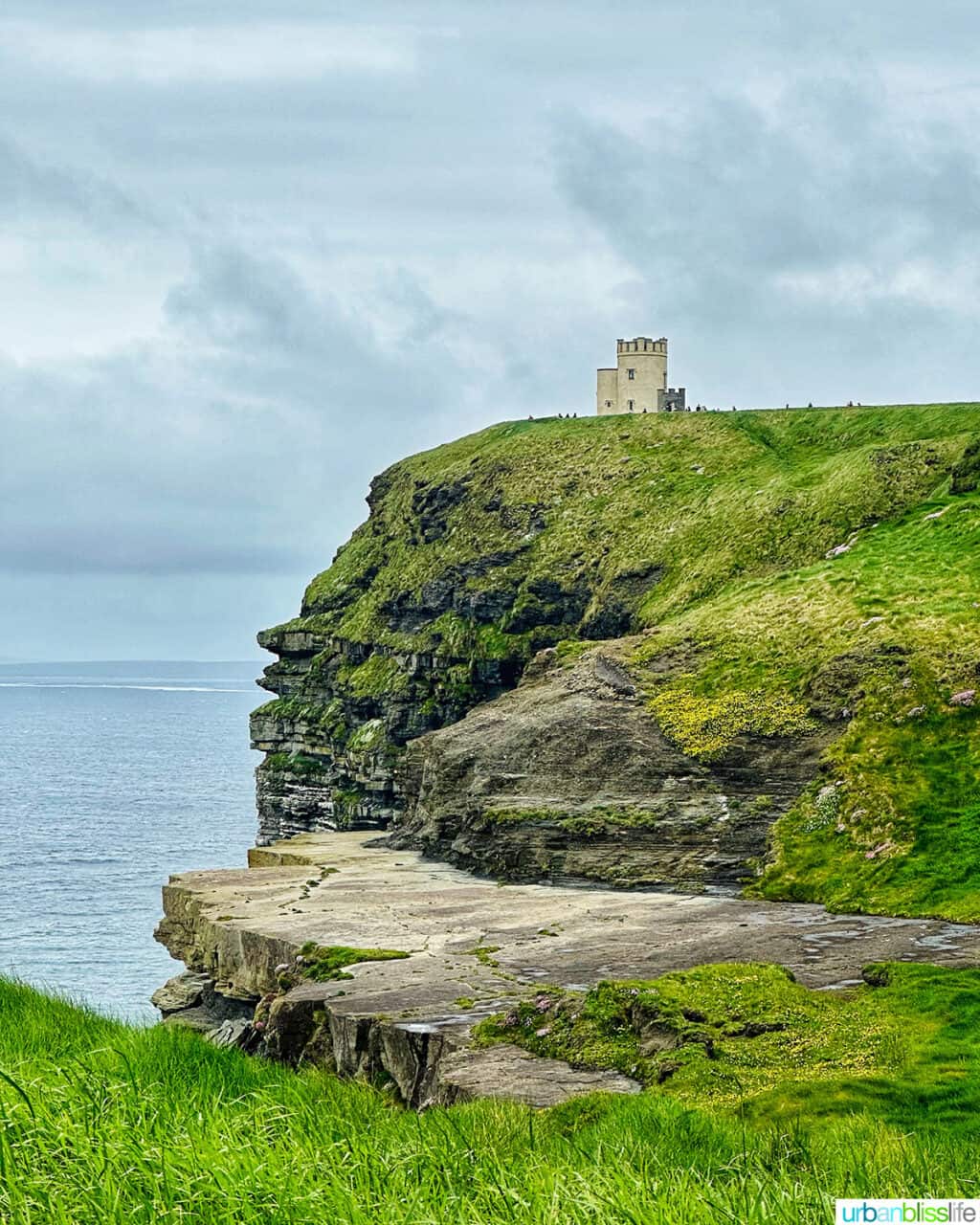 cliffs of moher and o'brien's tower