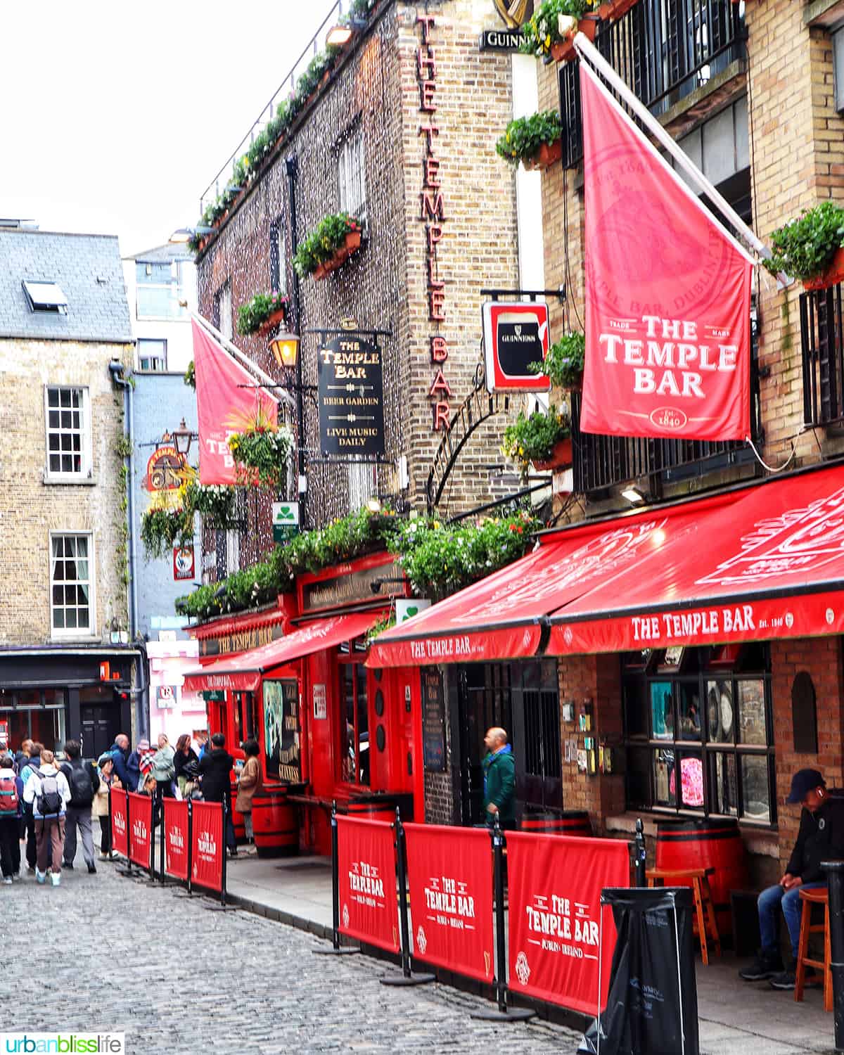 temple bar in dublin