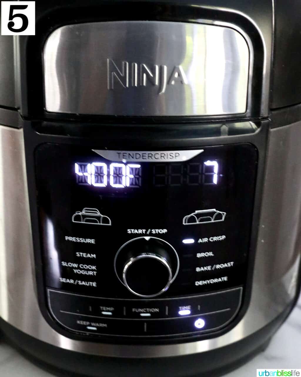 Ninja foodi air fryer at 400°F for 7 minutes.