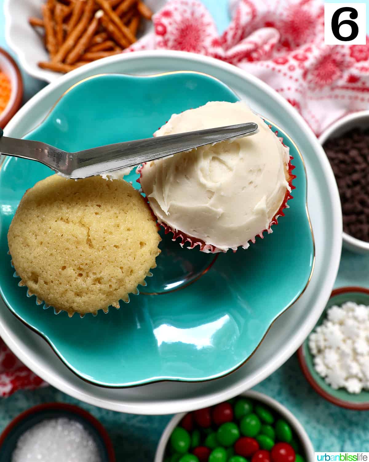 vanilla cupcakes with vanilla frosting.