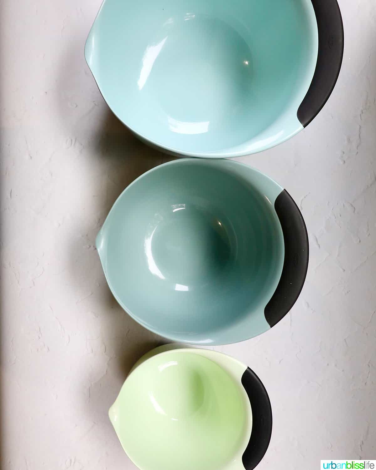 set of three nesting mixing bowls.