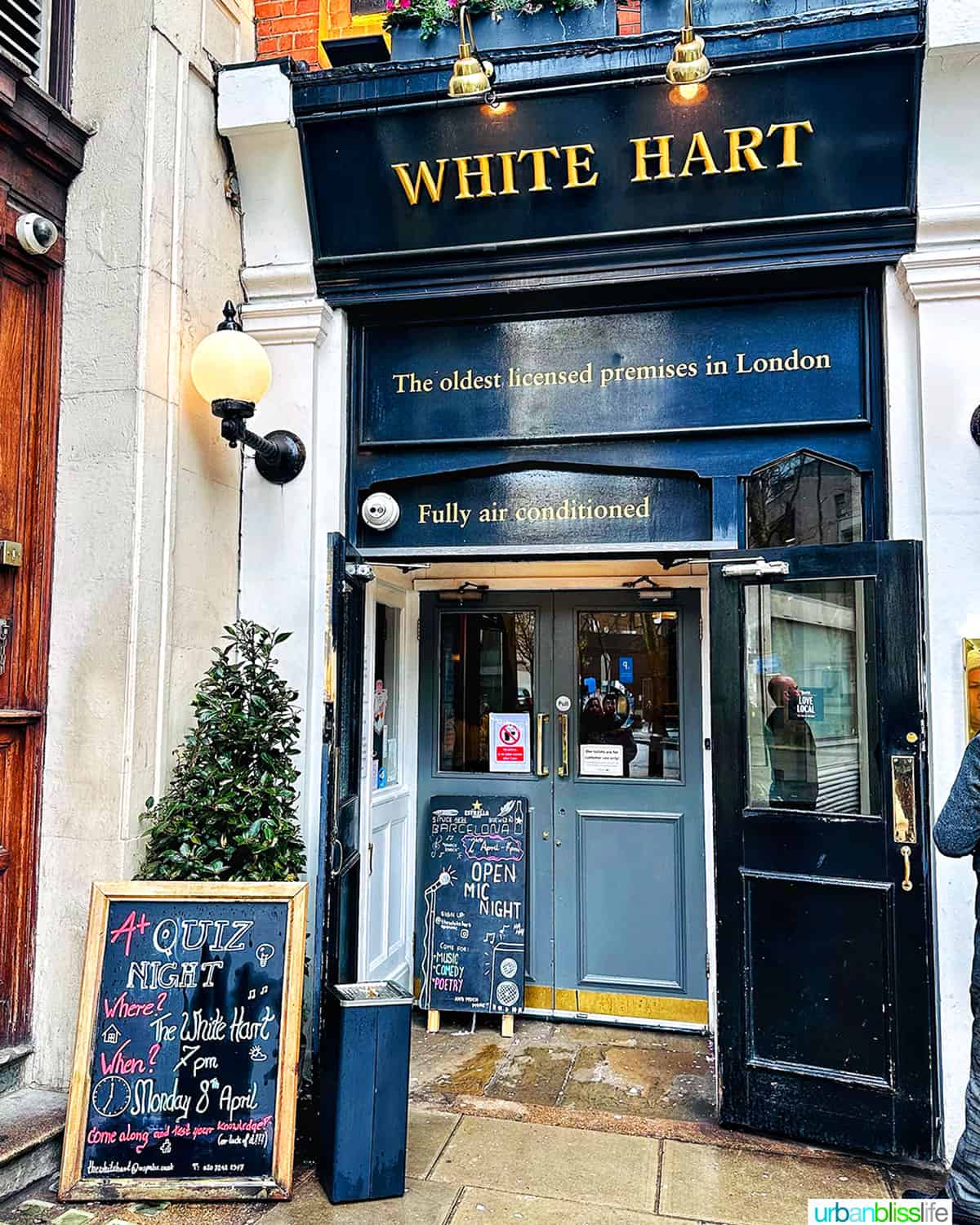 white hart pub exterior