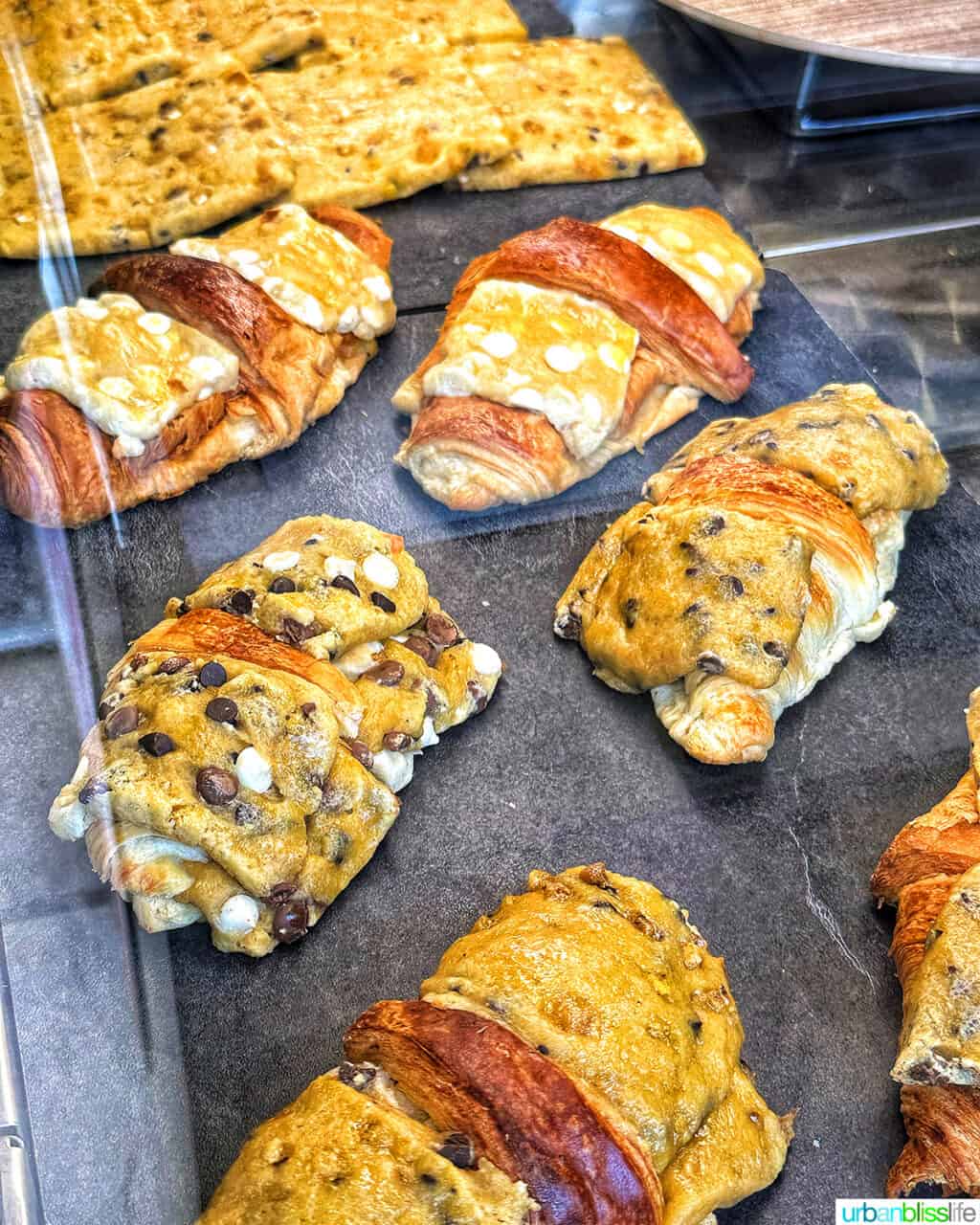 pastries at la mie caline in vienne, france