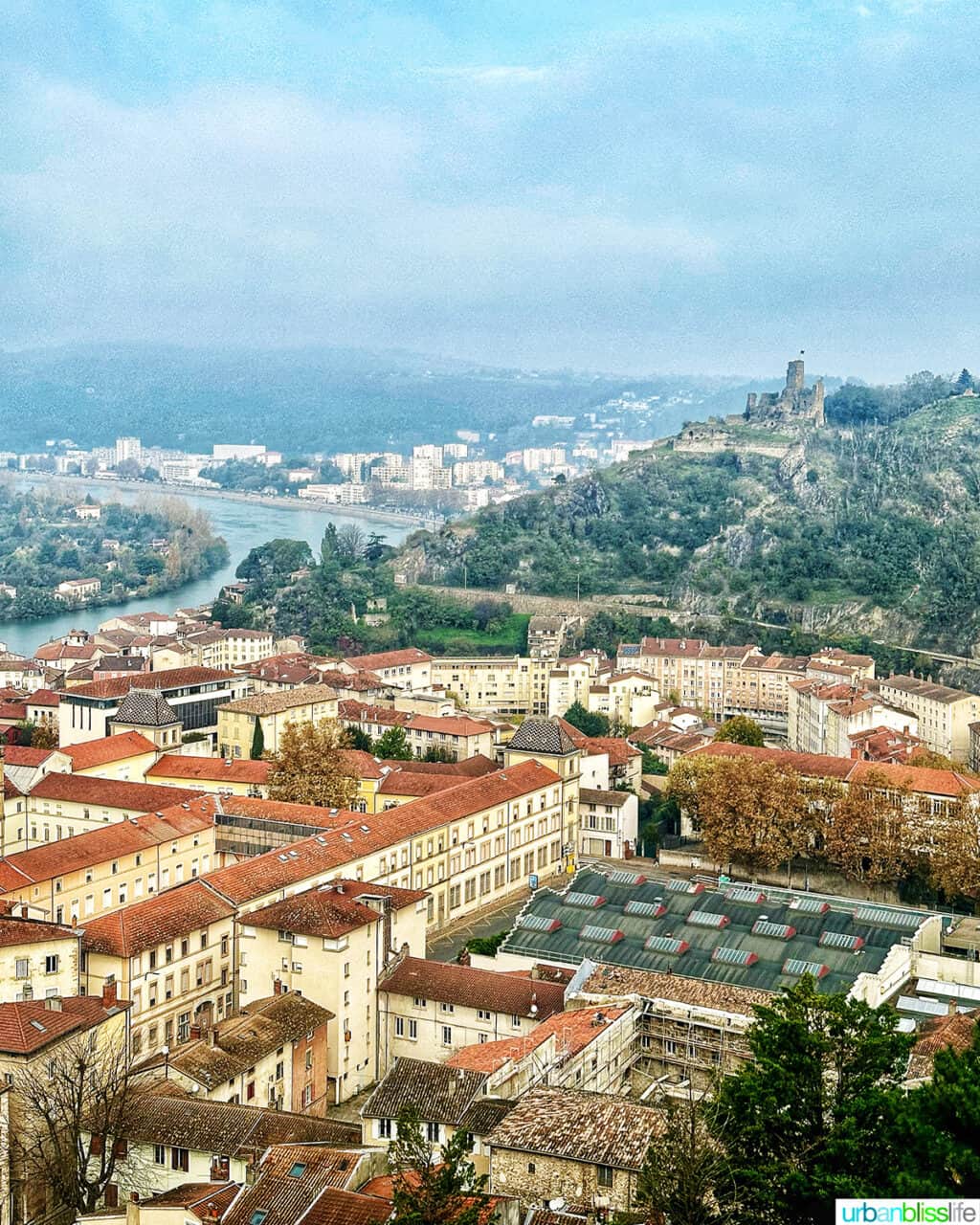 Vienne city tour with city view.