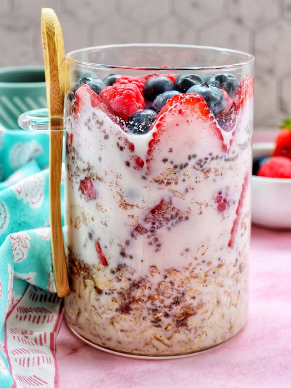 berry overnight oats in a mason jar.