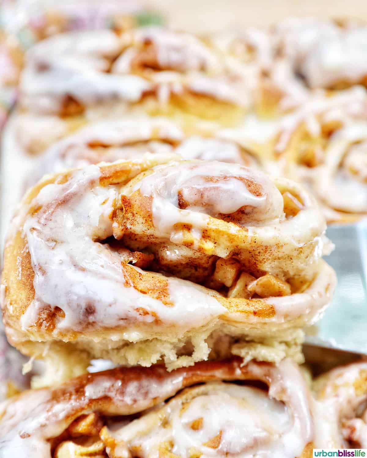 apple pie cinnamon rolls.