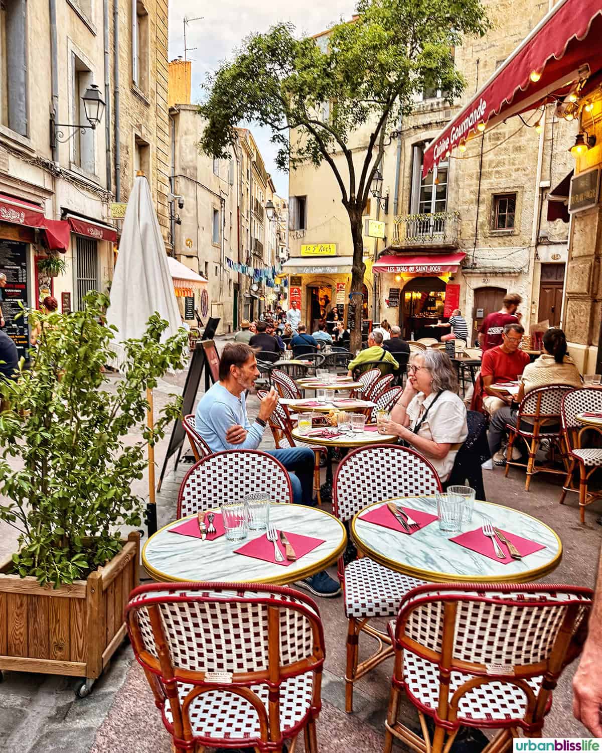 cafe de la mairie in montpellier, france