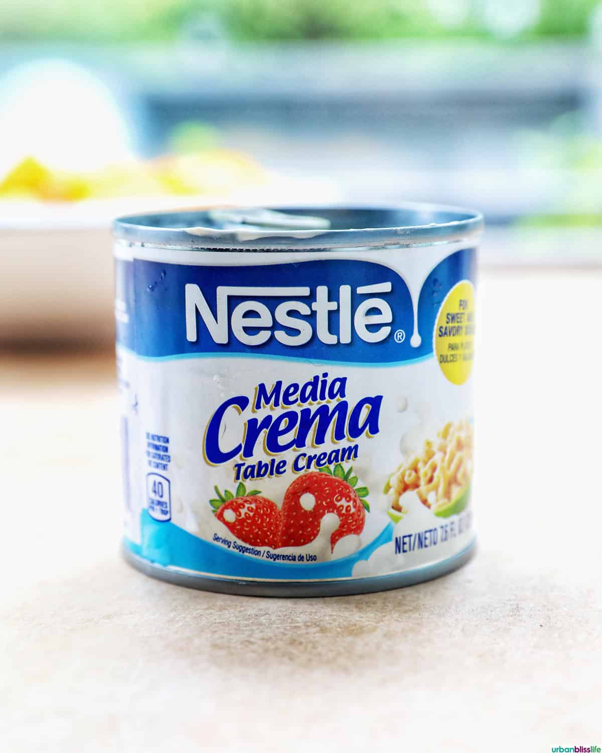 Can of Nestle Media Crema (table creme).