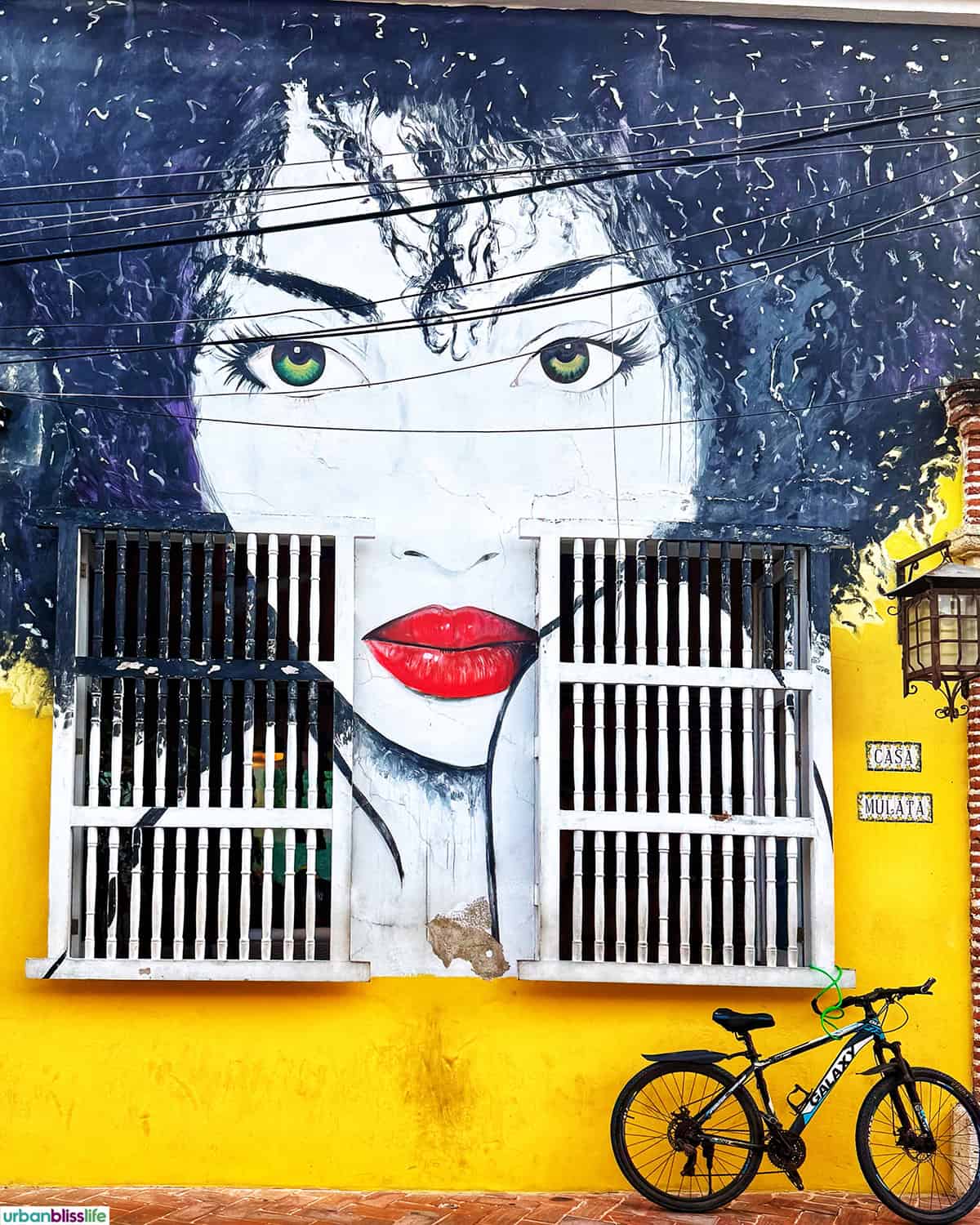 colorful mural in Cartagena, Colombia.