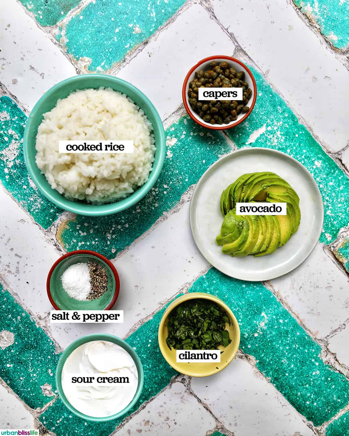 ingredients that are the traditional sides for Colombian Ajiaco soup.