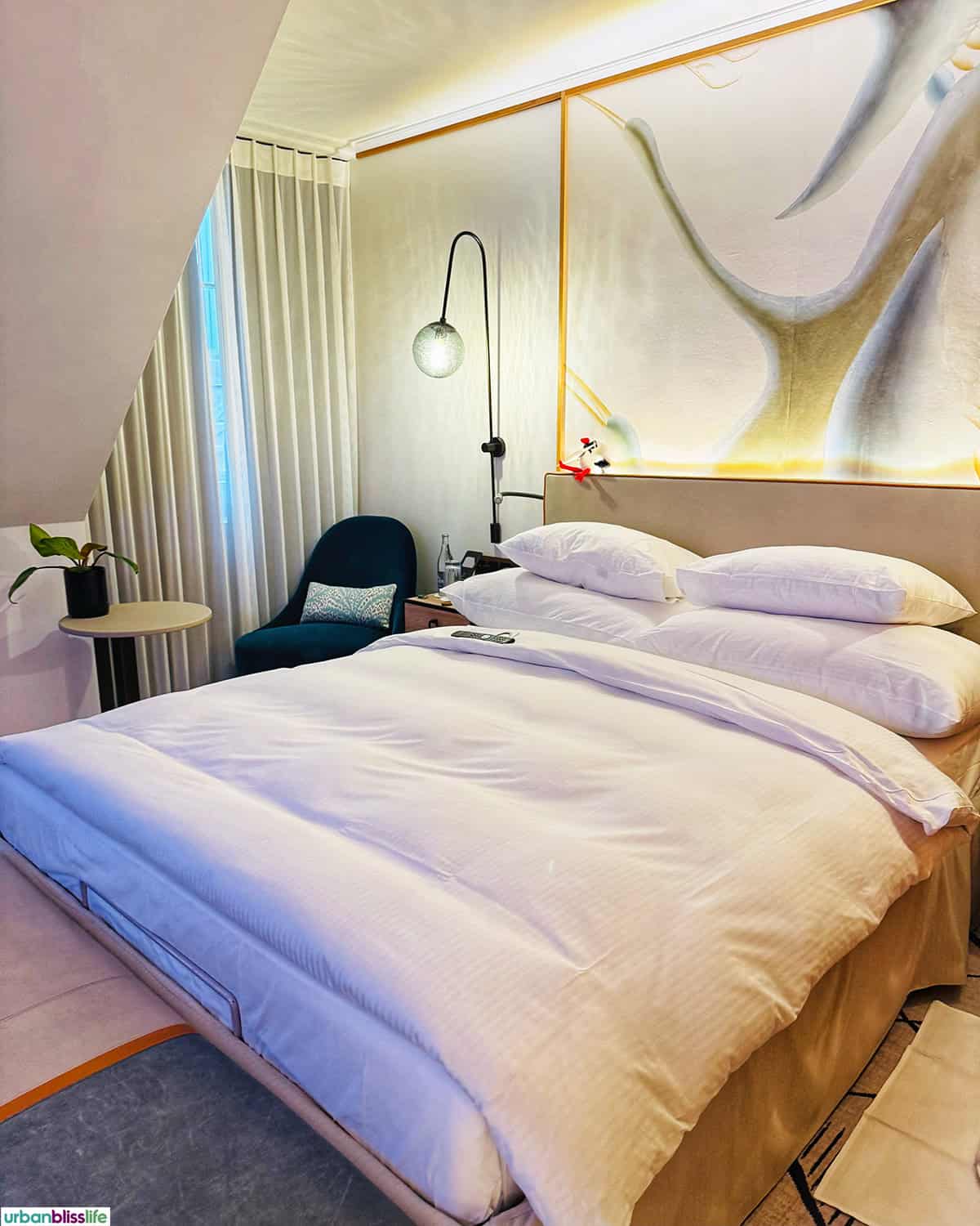bed in Hotel Storchen Zurich.