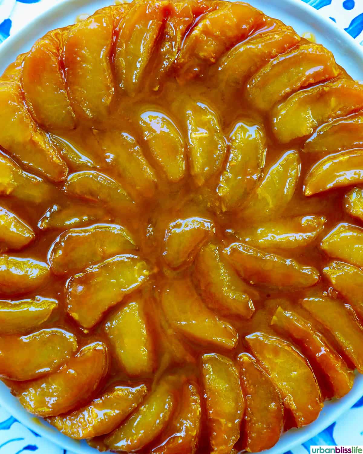 closeup of a pomme tarte tatin.