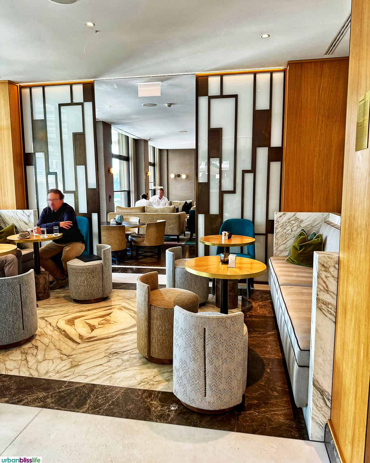 cozy hotel seating in lobby of Hotel Storchen Zürich.